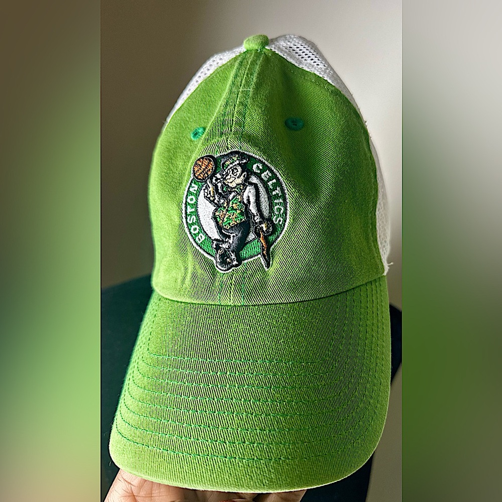 TWINS ENTERPRISE, Inc. Vintage Men’s NBA Boston Celtics Logo SnapBack Cap Hat OS